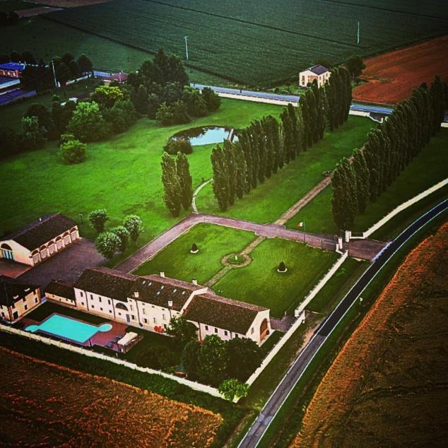 Villa Dello Spino Concordia sulla Secchia ภายนอก รูปภาพ